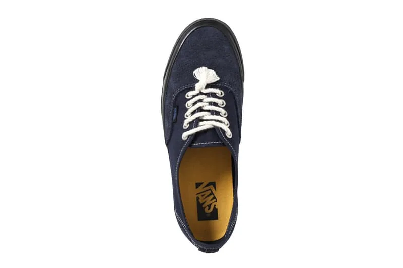 la-collab-journal-standard-x-vans-devoile-une-basket-pour-les-mers/carousel-6.jpg