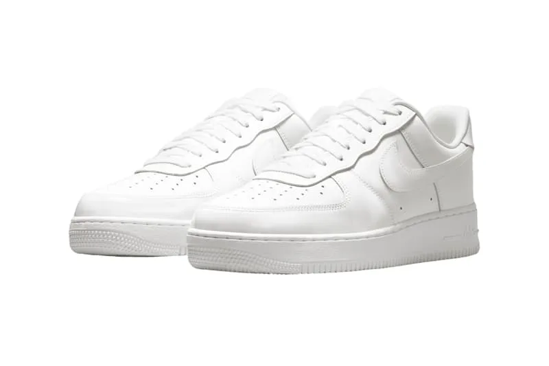 la-nike-air-force-1-low-white-patent-un-classique-revisite-en-version-brillante/carousel-3.jpg