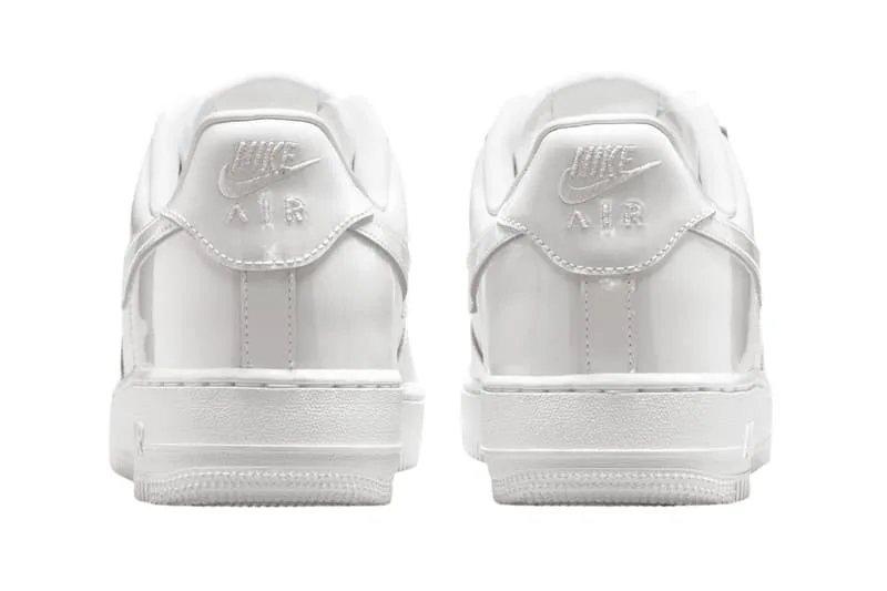 la-nike-air-force-1-low-white-patent-un-classique-revisite-en-version-brillante/carousel-5.jpg