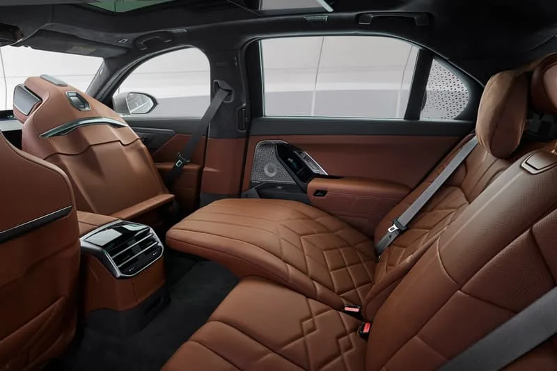 la-nouvelle-bmw-serie-7-un-bond-vers-le-luxe-futuriste/carousel-15.jpg