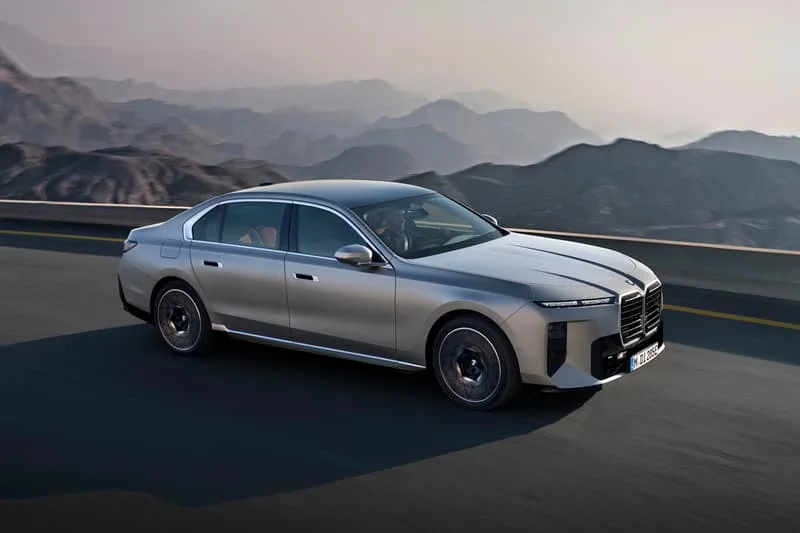 la-nouvelle-bmw-serie-7-un-bond-vers-le-luxe-futuriste/carousel-2.jpg