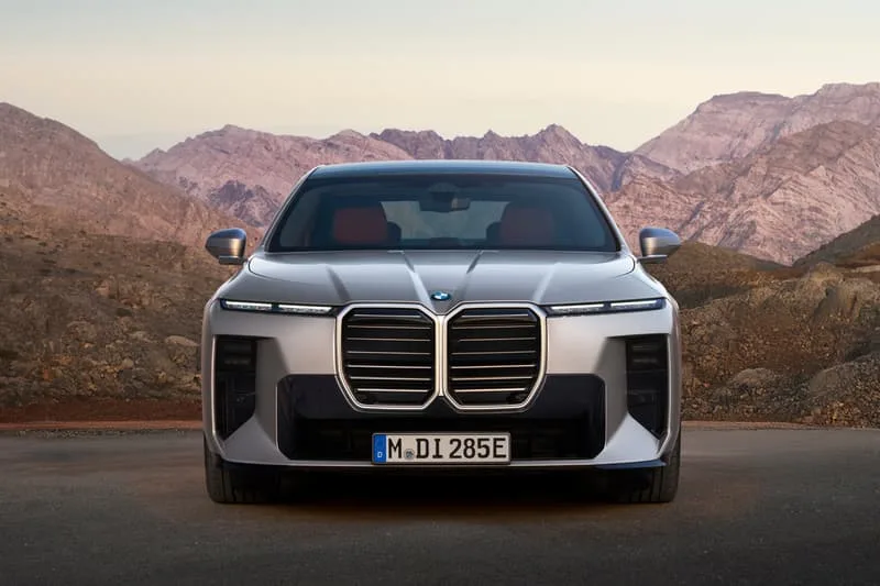 la-nouvelle-bmw-serie-7-un-bond-vers-le-luxe-futuriste/carousel-3.jpg