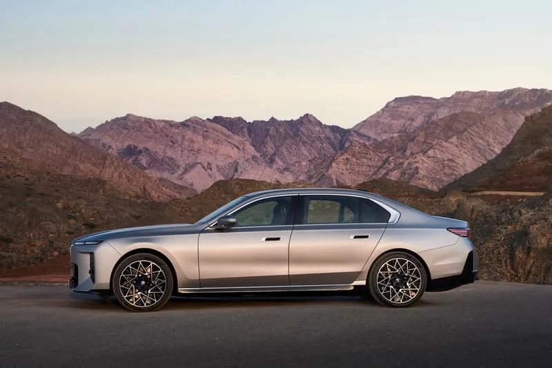 la-nouvelle-bmw-serie-7-un-bond-vers-le-luxe-futuriste/carousel-4.jpg