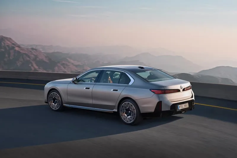 la-nouvelle-bmw-serie-7-un-bond-vers-le-luxe-futuriste/carousel-6.jpg