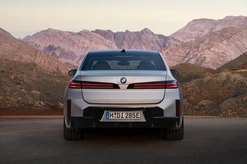 la-nouvelle-bmw-serie-7-un-bond-vers-le-luxe-futuriste/carousel-7.jpg