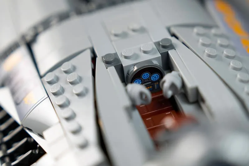 le-n-1-starfighter-de-the-mandalorian-sinvite-chez-lego/carousel-2.jpg