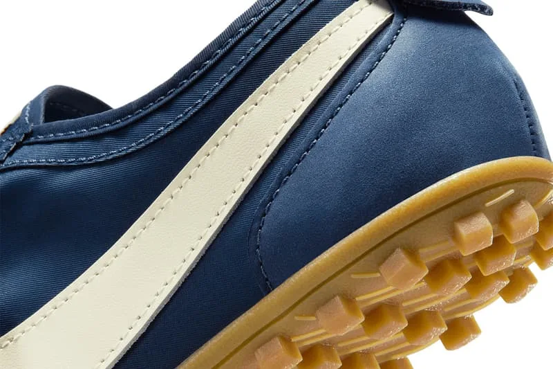 les-nouvelles-nike-moon-shoe-og-midnight-navy-font-sensation/carousel-6.jpg