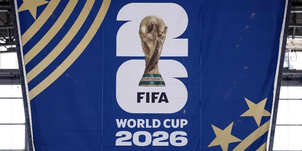 Affiche de la Coupe du Monde 2026 avec logo FIFA et trophée.