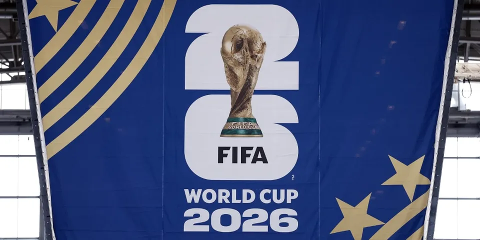Affiche de la Coupe du Monde 2026 avec logo FIFA et trophée.