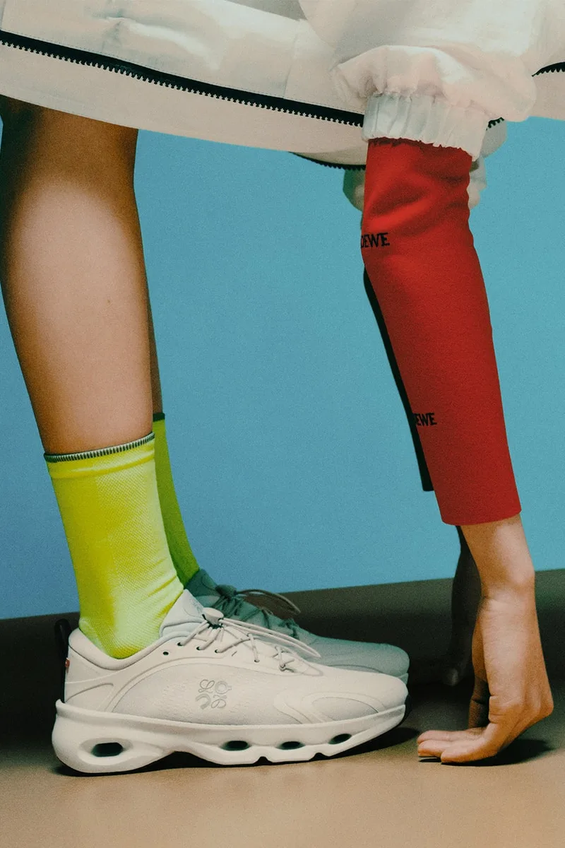 loewe-x-on-sneakers-haute-performance-printanieres/carousel-4.jpg