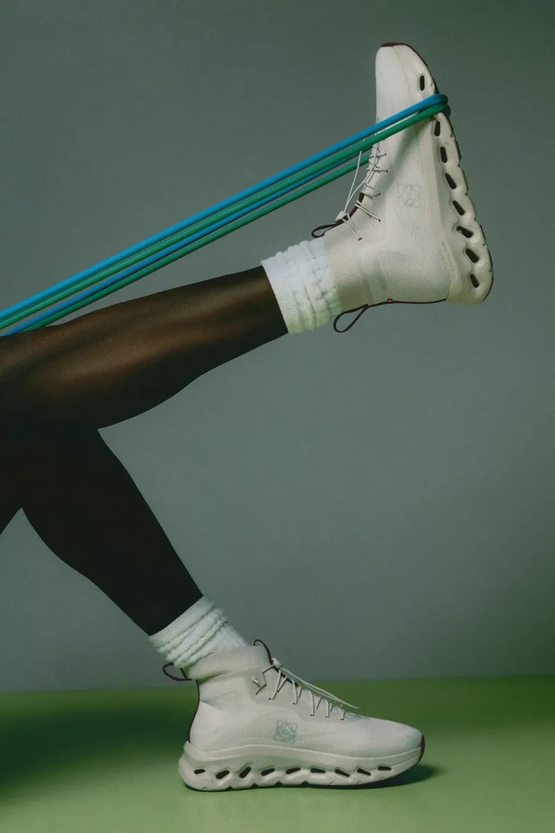 loewe-x-on-sneakers-haute-performance-printanieres/carousel-6.jpg