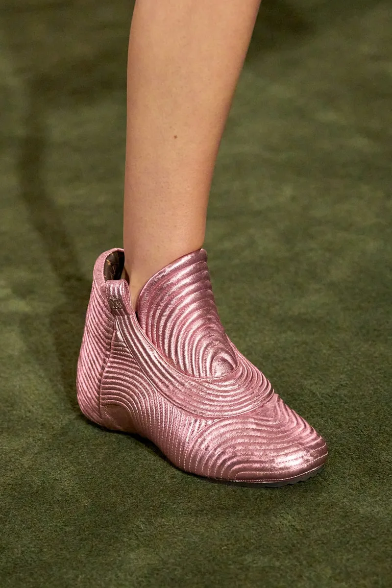 louis-vuitton-sneakers-sans-lacets-pour-2027/carousel-6.jpg