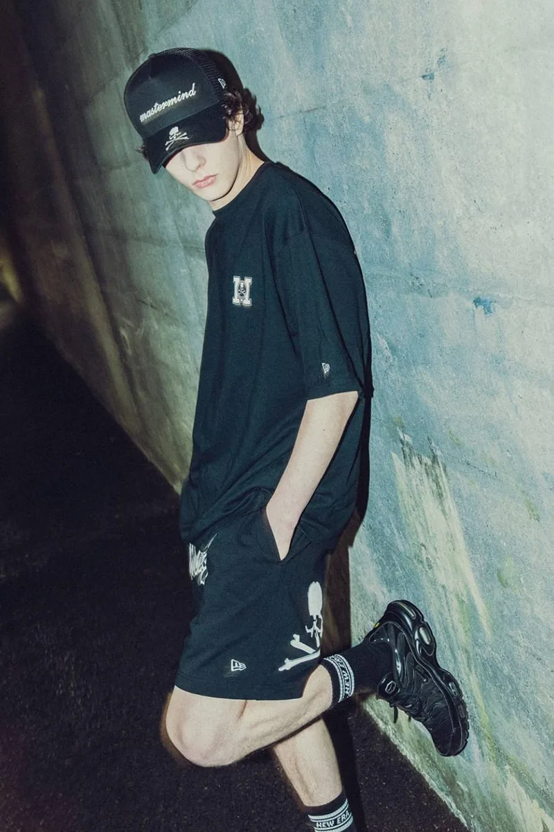 mastermind-japan-x-new-era-une-collaboration-audacieuse/carousel-1.jpg