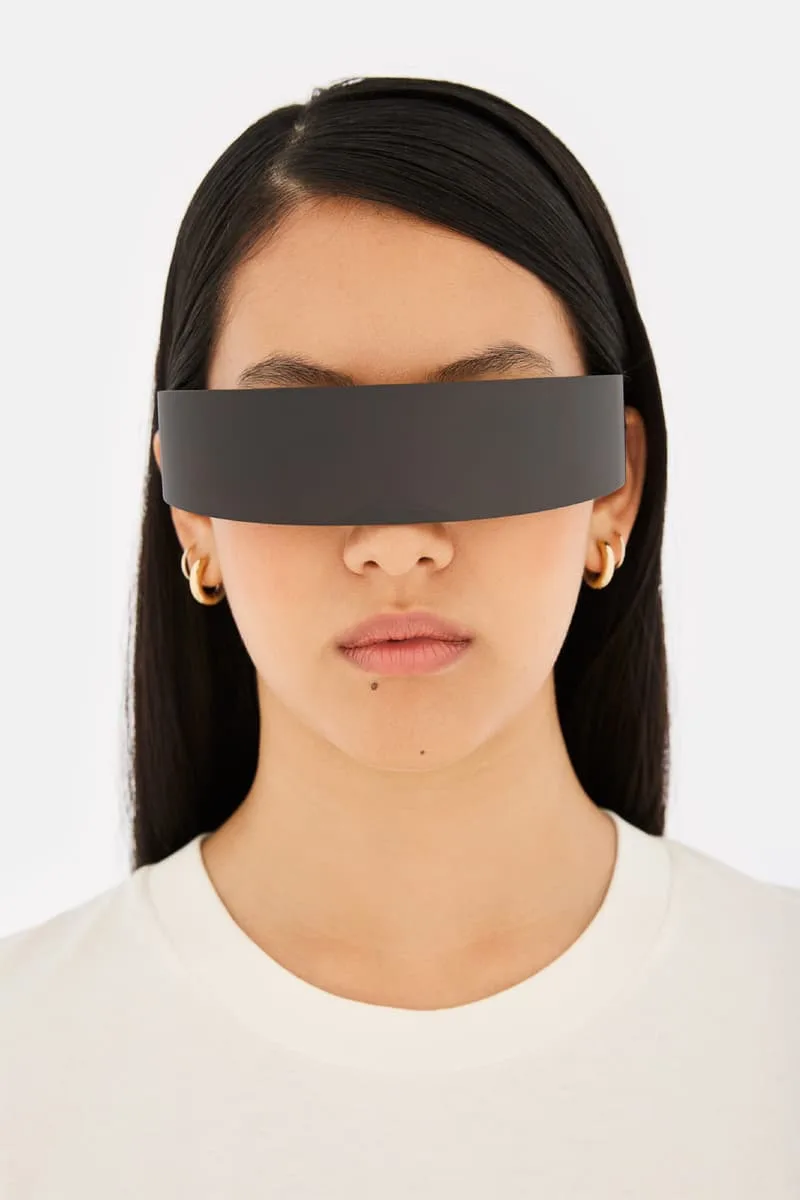mm6-maison-margiela-lunette-noire-minimaliste-ss26/carousel-4.jpg