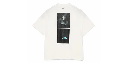 T-shirt blanc avec deux images graphiques en noir et blanc