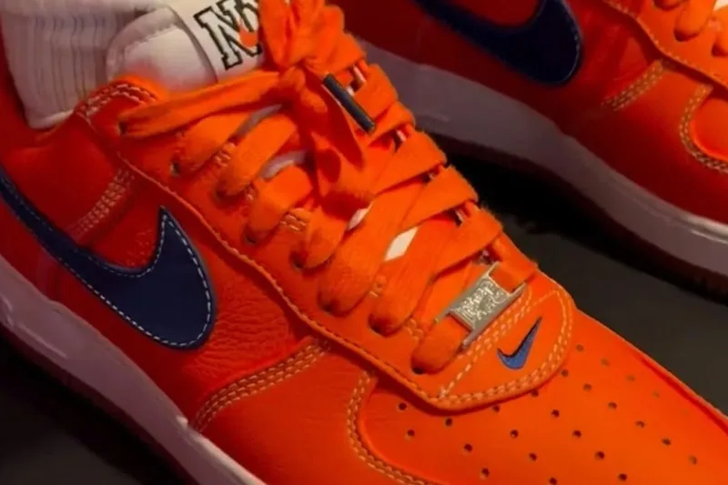 nike-air-force-1-knicks-une-sortie-surprise-a-soho/carousel-4.jpg