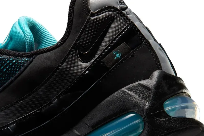 nike-air-max-95-edition-scorpion-en-noir-et-bleu-gamma/carousel-8.jpg