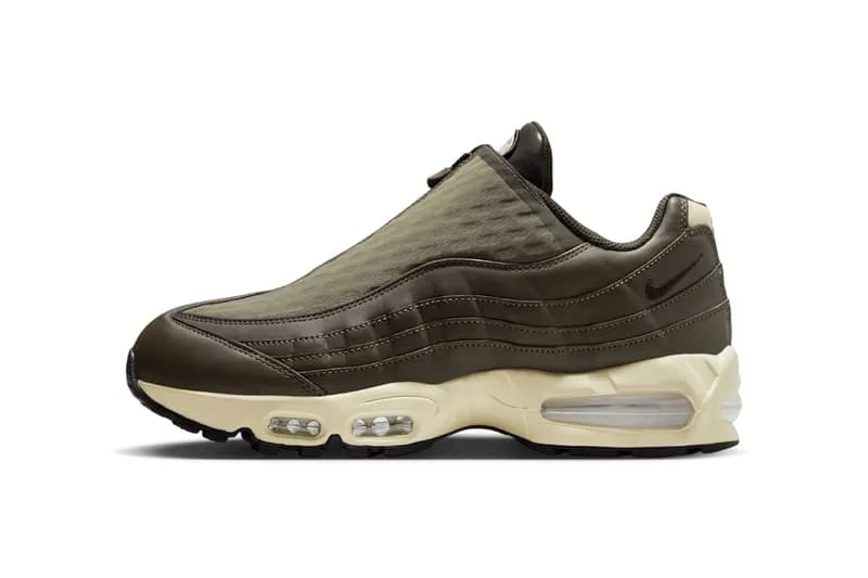 Chaussure sportive verte avec semelle beige, vue de côté.