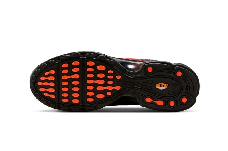 nike-air-max-plus-vii-feu-ardent-pour-lete-2026/carousel-6.jpg