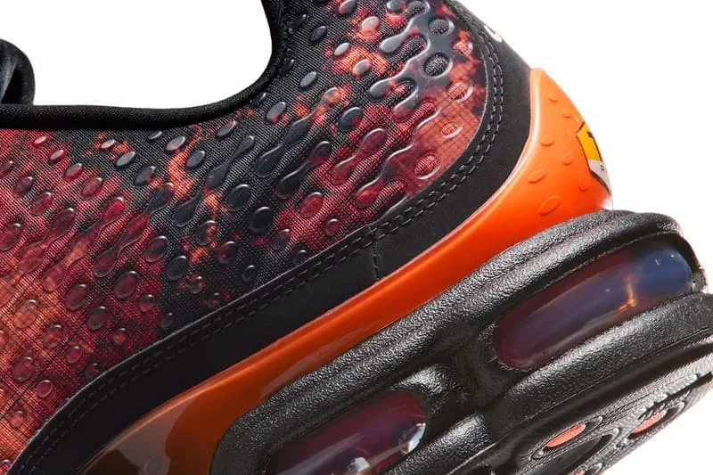 nike-air-max-plus-vii-feu-ardent-pour-lete-2026/carousel-8.jpg