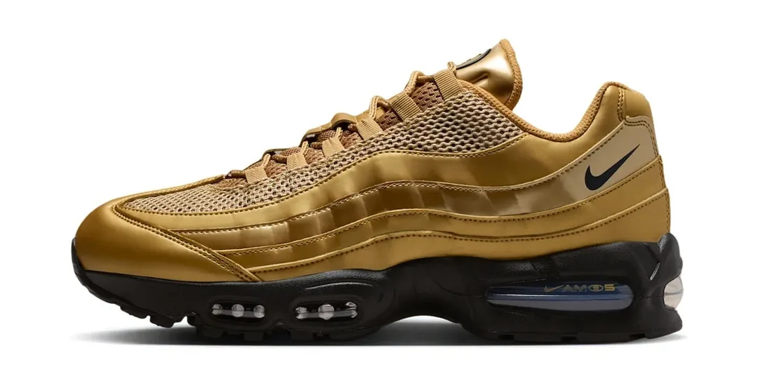 Chaussure Nike Air Max 95 dorée avec semelle noire