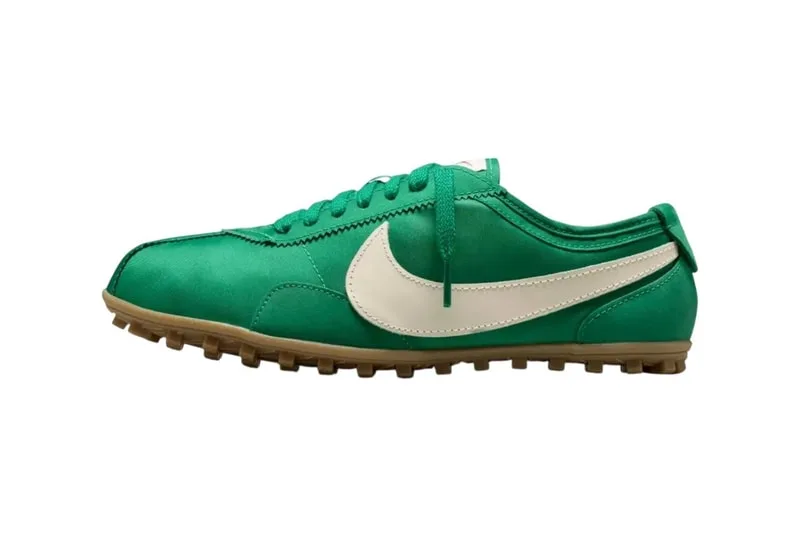 nike-moon-shoe-og-le-coloris-malachite-fait-son-retour/carousel-1.jpg