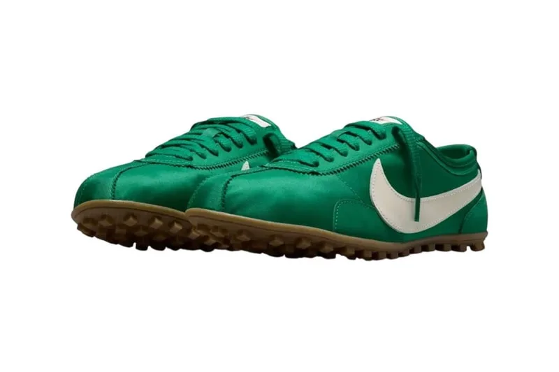 nike-moon-shoe-og-le-coloris-malachite-fait-son-retour/carousel-3.jpg