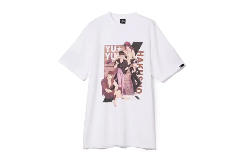 T-shirt blanc avec design d'anime imprimé à l'avant