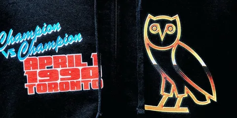 Sweat à capuche avec hibou et texte '1er avril 1990, Toronto'.