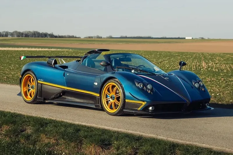 pagani-zonda-unica-une-vente-aux-encheres-historique/carousel-1.jpg