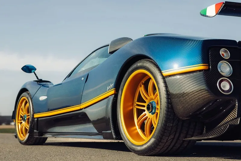 pagani-zonda-unica-une-vente-aux-encheres-historique/carousel-6.jpg
