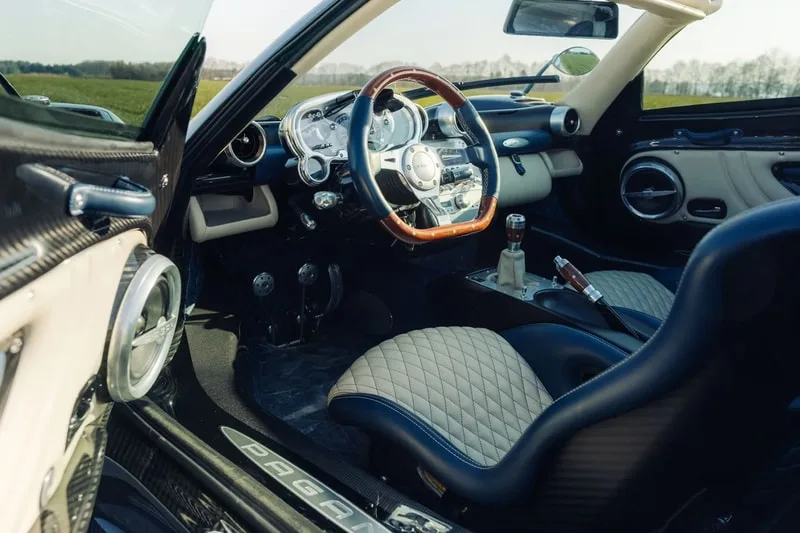 pagani-zonda-unica-une-vente-aux-encheres-historique/carousel-7.jpg