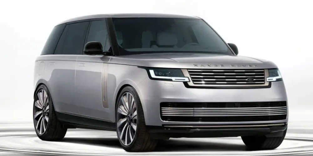 SUV gris élégant de type Range Rover sur fond clair.