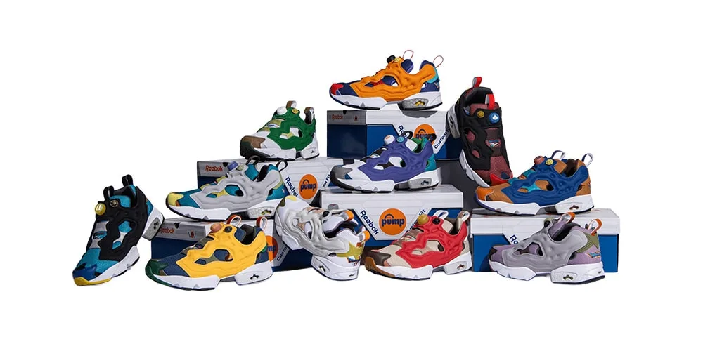 Collection de baskets colorées empilées sur des boîtes.