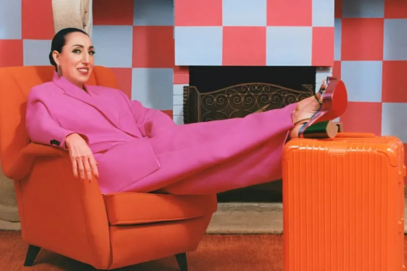 rimowa-sillumine-avec-orange-et-magenta/carousel-7.jpg