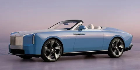 Voiture décapotable bleue de luxe sur fond de ciel pastel