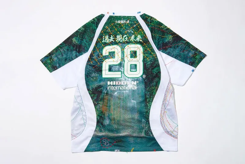 sashiko-gals-x-umbro-la-touche-artisanale-sur-le-maillot/carousel-2.jpg