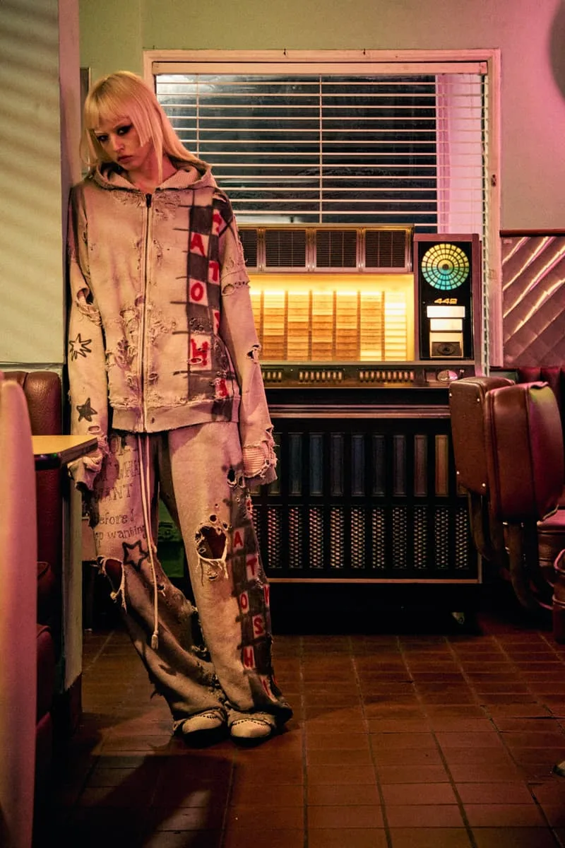 satoshi-nakamoto-une-collection-ss26-entre-grunge-et-technologie/carousel-13.jpg