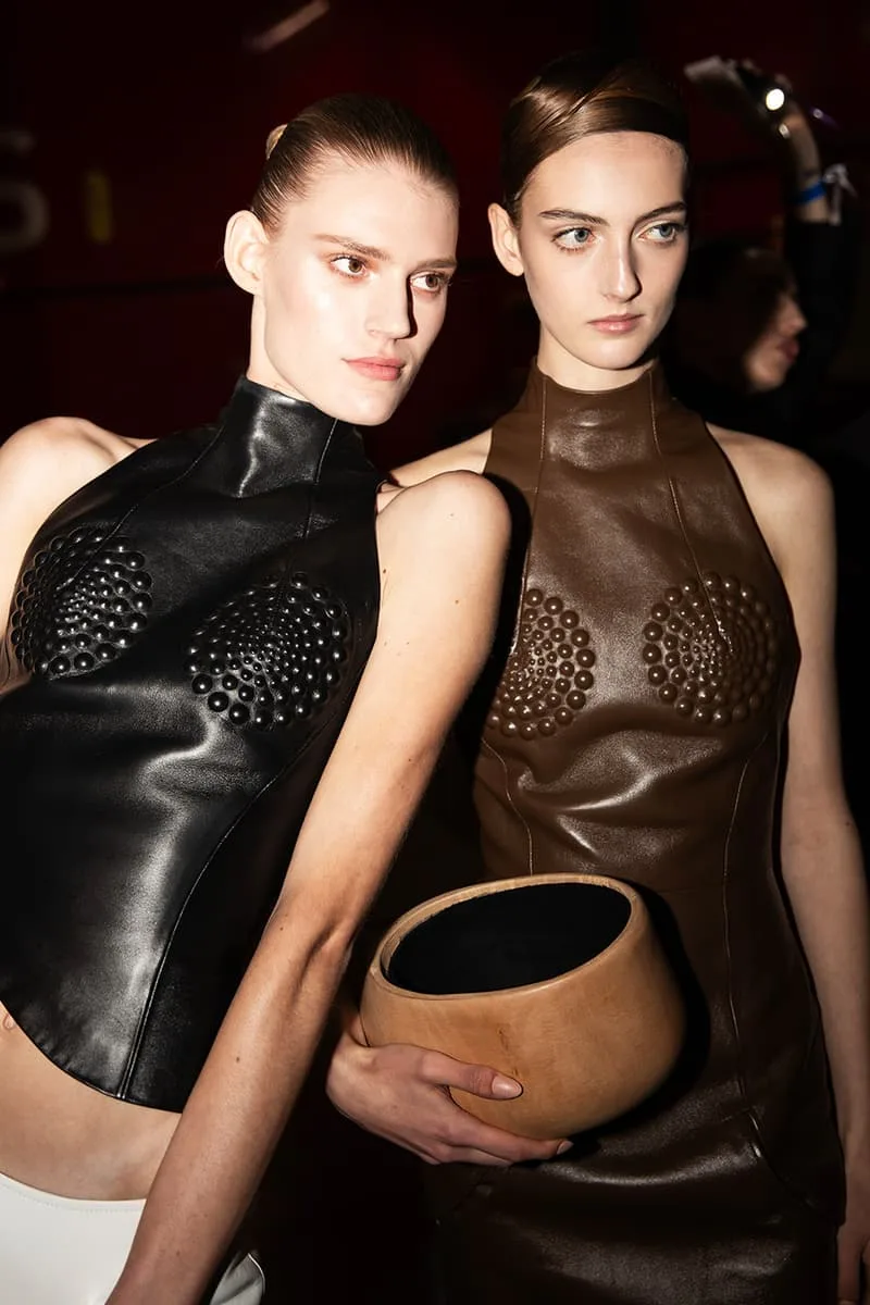 schiaparelli-laudace-surrealiste-de-lete-2026/carousel-1.jpg