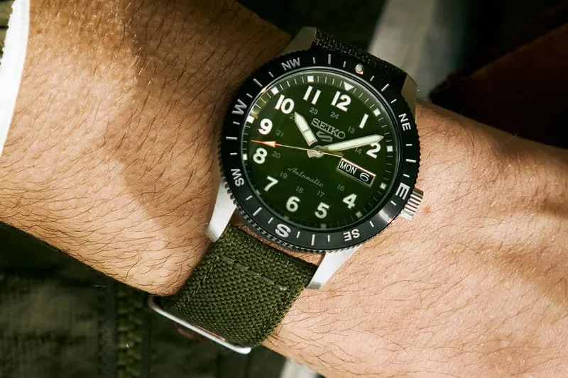 seiko-5-sports-des-montres-avec-boussole-innovantes/carousel-5.jpg