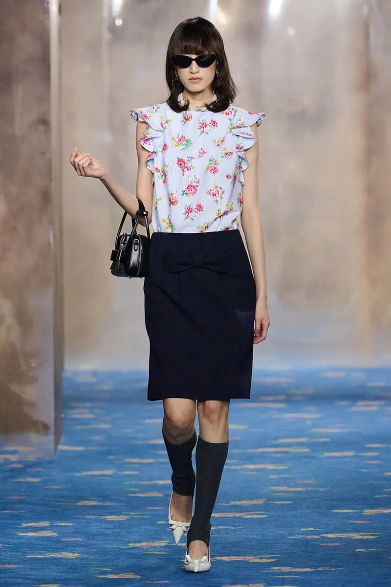 SHUSHU/TONG réécrit les règles de l'identité pour FW26 à la Shanghai Fashion Week, glamour des années 1930, épouses Stepford parisiennes