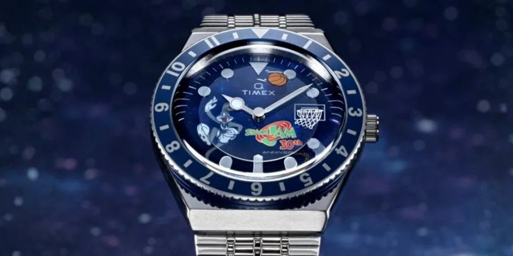 Montre Timex thème Space Jam avec illustrations basket et personnages.