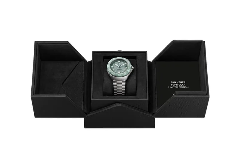 tag-heuer-devoile-sa-collection-formula-1-solargraph-38mm-en-teintes-pastel/carousel-6.jpg