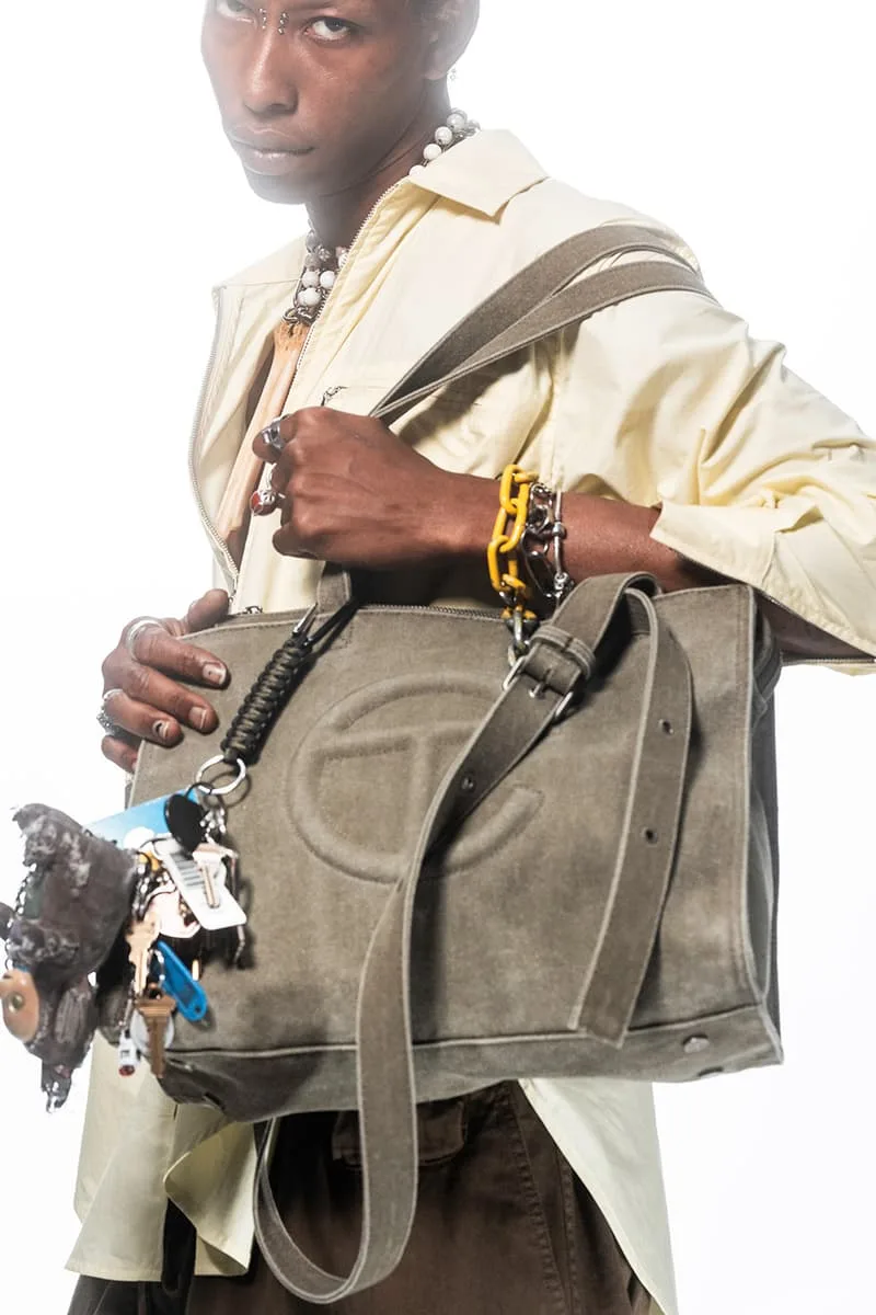 telfar-utility-bag-le-sac-du-quotidien-reinvente/carousel-10.jpg