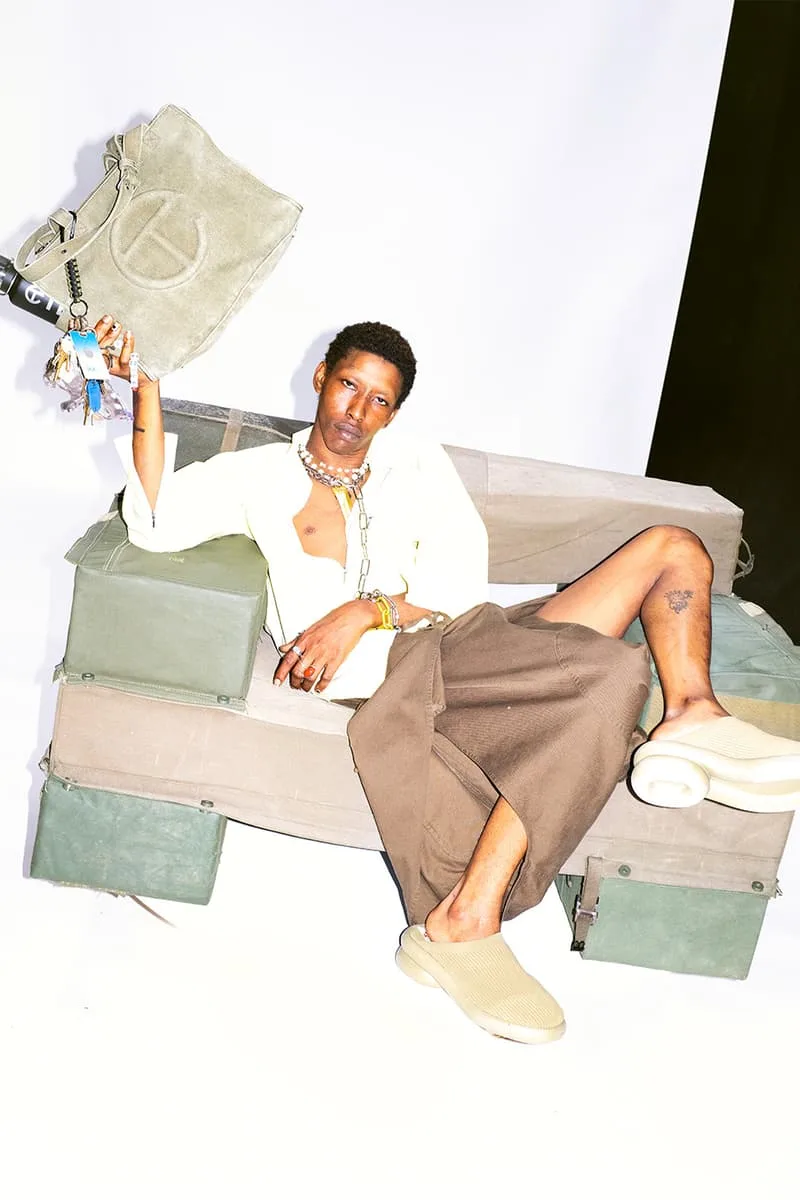telfar-utility-bag-le-sac-du-quotidien-reinvente/carousel-11.jpg