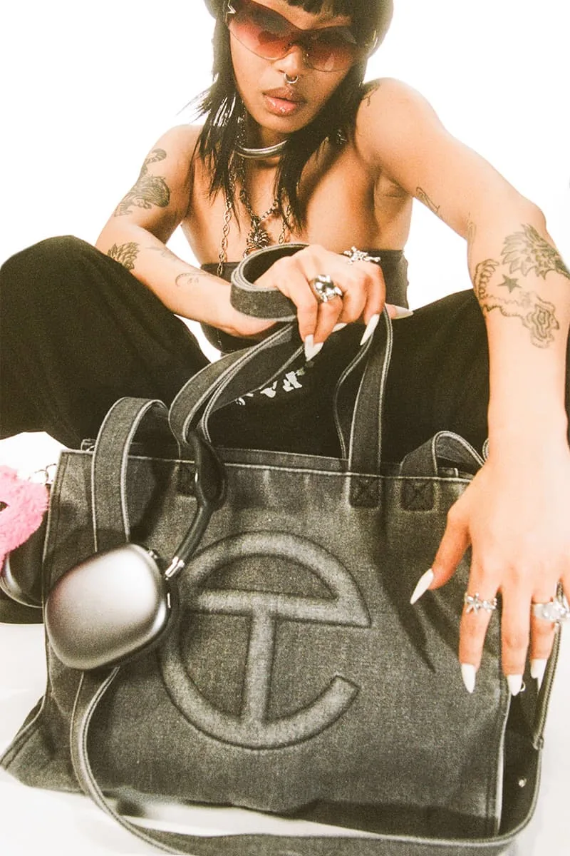 telfar-utility-bag-le-sac-du-quotidien-reinvente/carousel-2.jpg