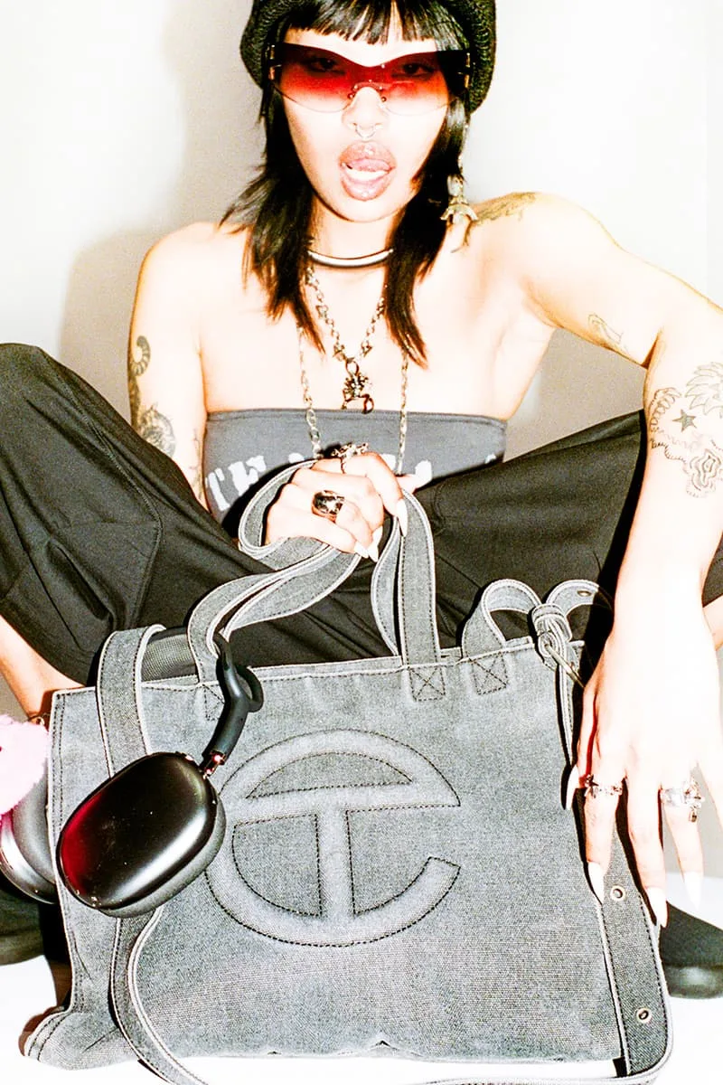 telfar-utility-bag-le-sac-du-quotidien-reinvente/carousel-4.jpg