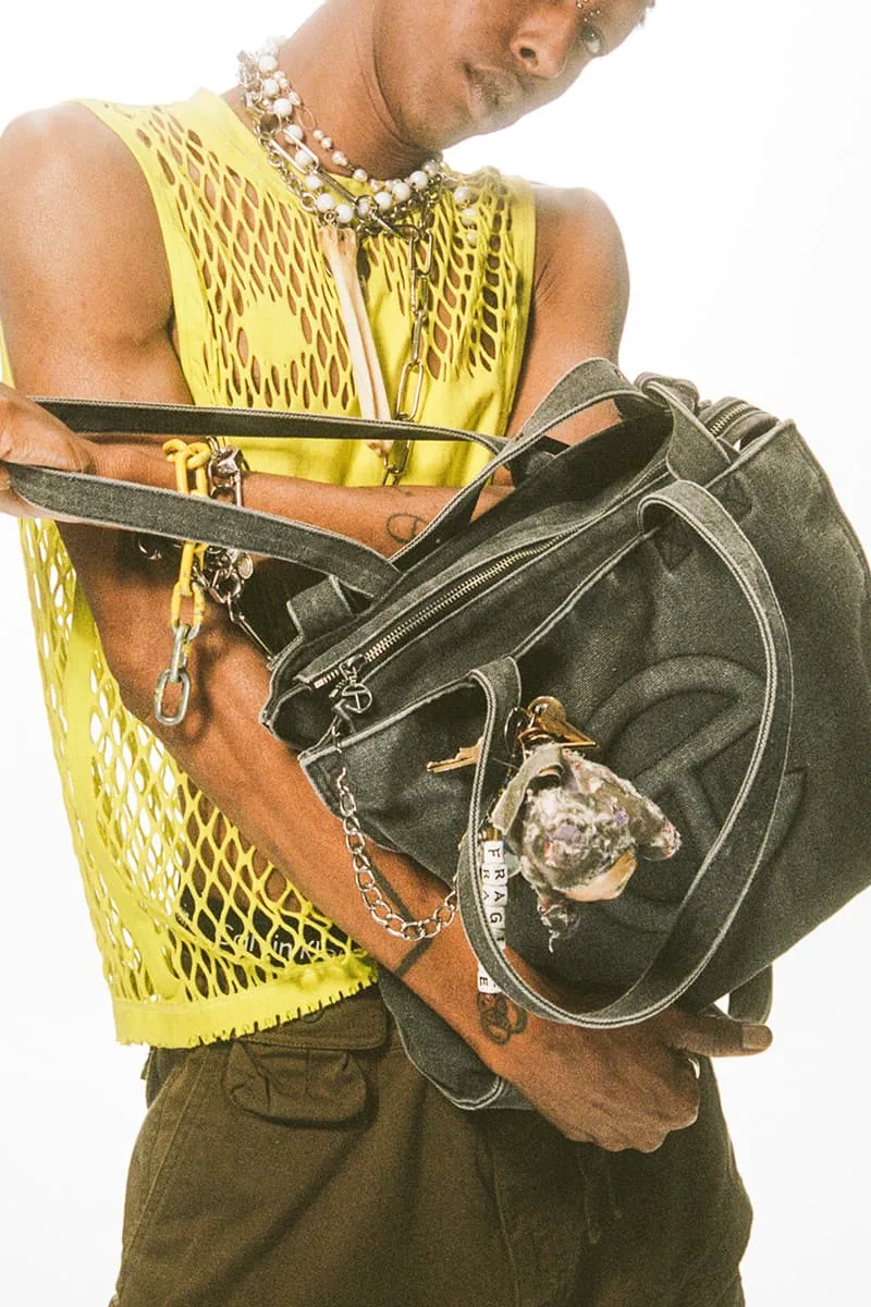 telfar-utility-bag-le-sac-du-quotidien-reinvente/carousel-7.jpg