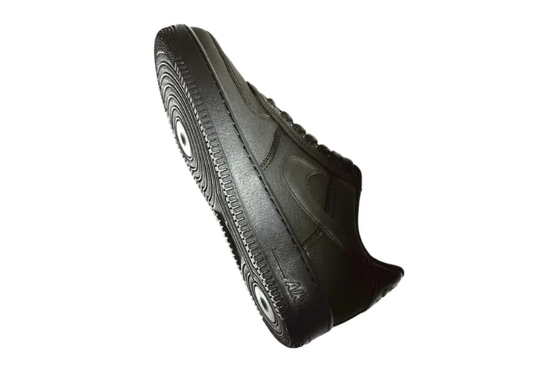 tune-x-nike-des-air-force-1-qui-se-transforment-avec-le-temps/carousel-1.jpg
