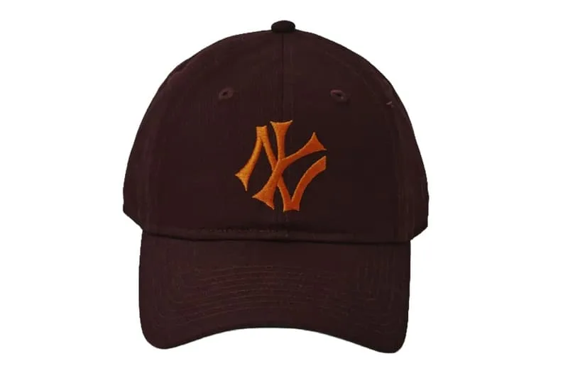 une-casquette-de-travers-laudace-de-new-era-avec-journal-standard-et-the-stand/carousel-1.jpg